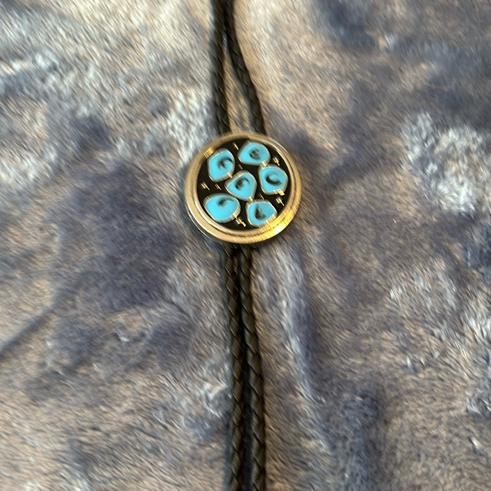 Bolo tie 20 1/2”